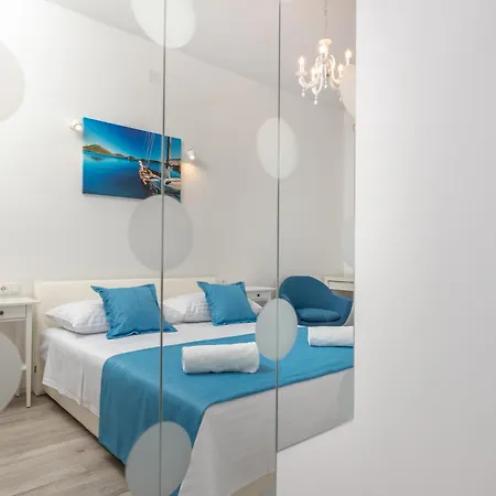 Couette-café Lux 4*