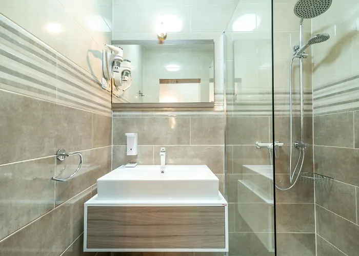 Oda ve Kahvaltı Lux