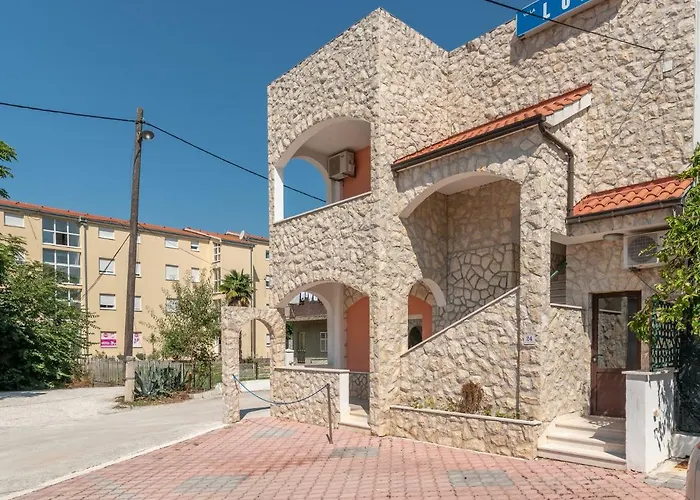 Oda ve Kahvaltı Lux